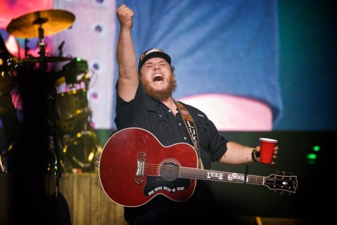 Luke Combs Gives Back to Bartenders with Live Stream Event