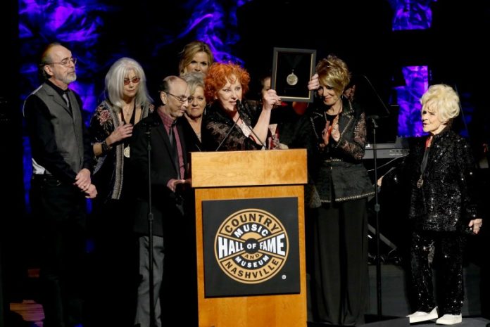 country music hall of fame to remain closed