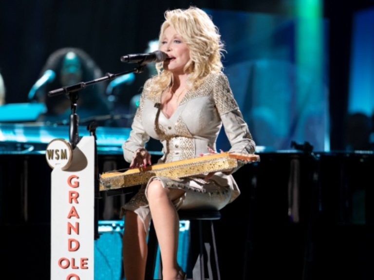 Dolly’s Crystal Bedazzled Dulcimer Up for Auction