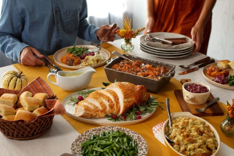 Cracker Barrel Offers New Options to Enjoy Thanksgiving Safely
