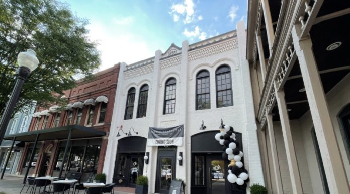 Onyx & Alabaster Opens in New Downtown Franklin Location