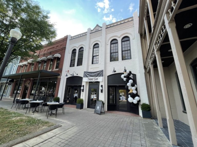 Onyx & Alabaster Opens in New Downtown Franklin Location